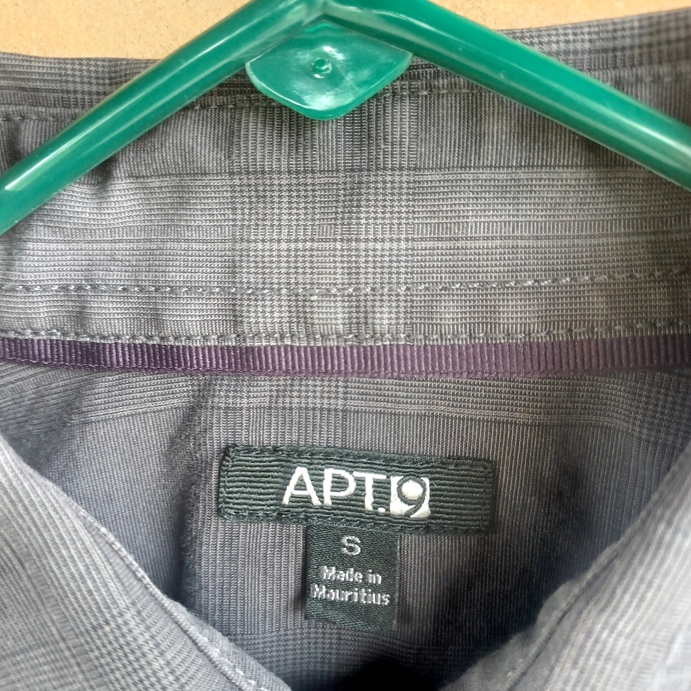 Bundle of 2 Button Down Shirts - Men's Size Small - Picture 7 of 9